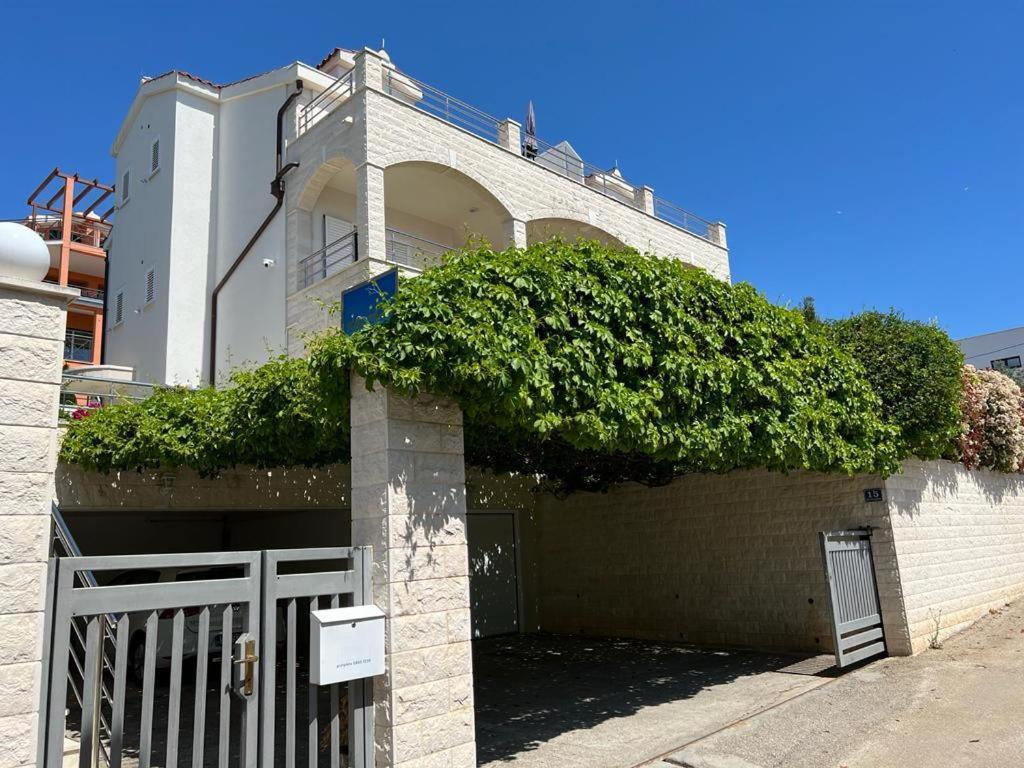 Villa Marta Apartmani Trogir Extérieur photo